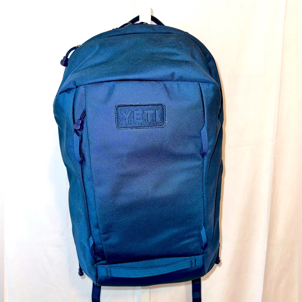 Yeti Crossroads 27L backpack